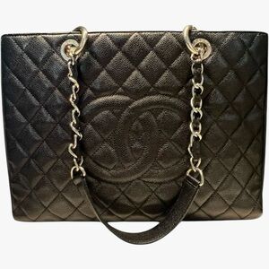 CHANEL GST Black Quilted Shoulder Bag with Chain Strap